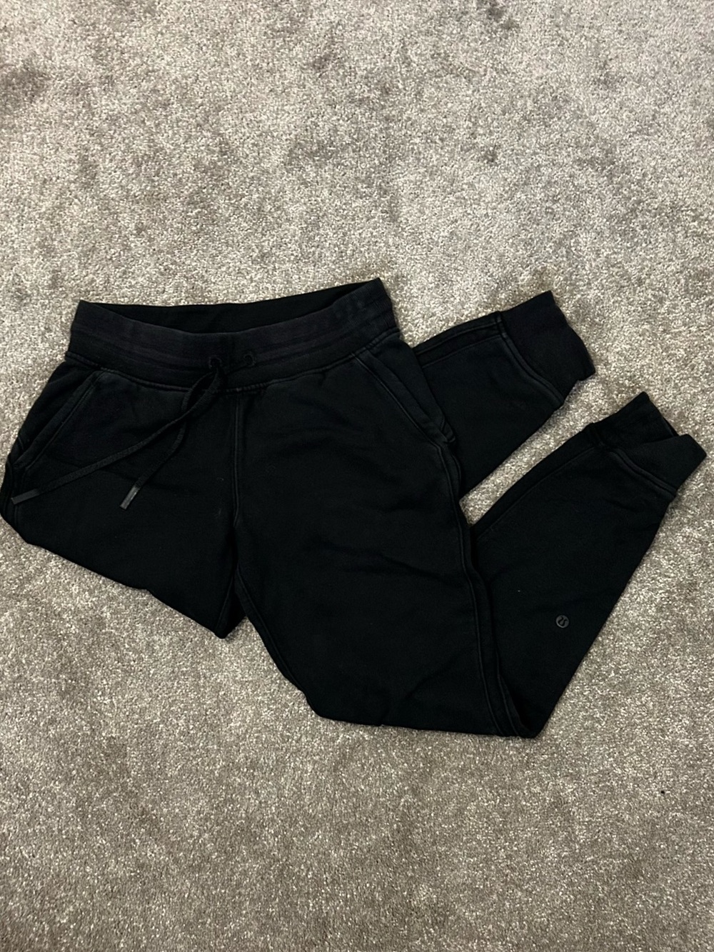 Lululemon Black Scuba Mid-Rise Jogger / Sweatpants - Size Small